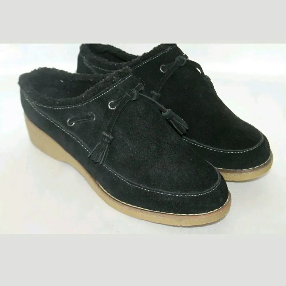 New Lands End suede tassel clogs. Sz 9